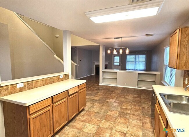 Building Photo - 1715 Mountain Brook