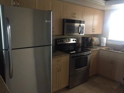 Building Photo - 271 Southbay Dr