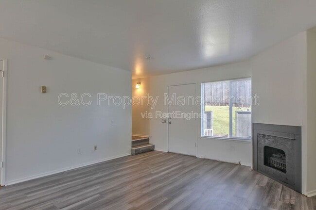 Building Photo - 130 Miles Ln