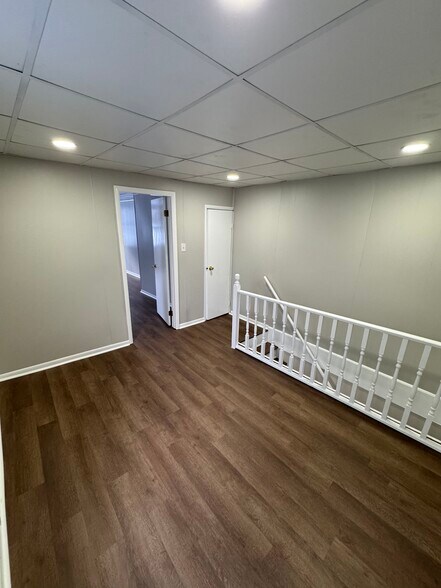 Building Photo - 206 Coal St