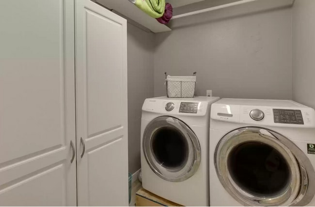 Building Photo - Lovely 3 bedroom Home in Pioneer Place!