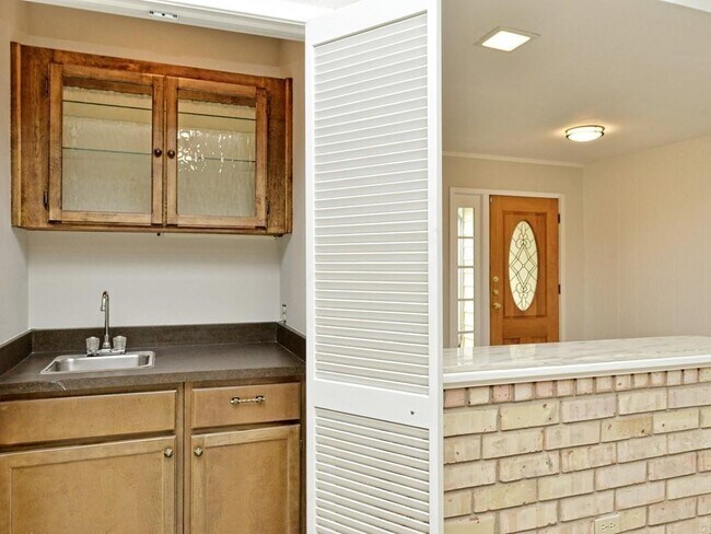 Building Photo - 11502 Toledo Dr