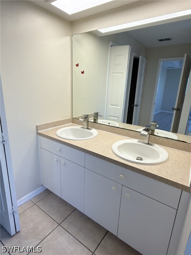 Building Photo - 2513 48th St SW