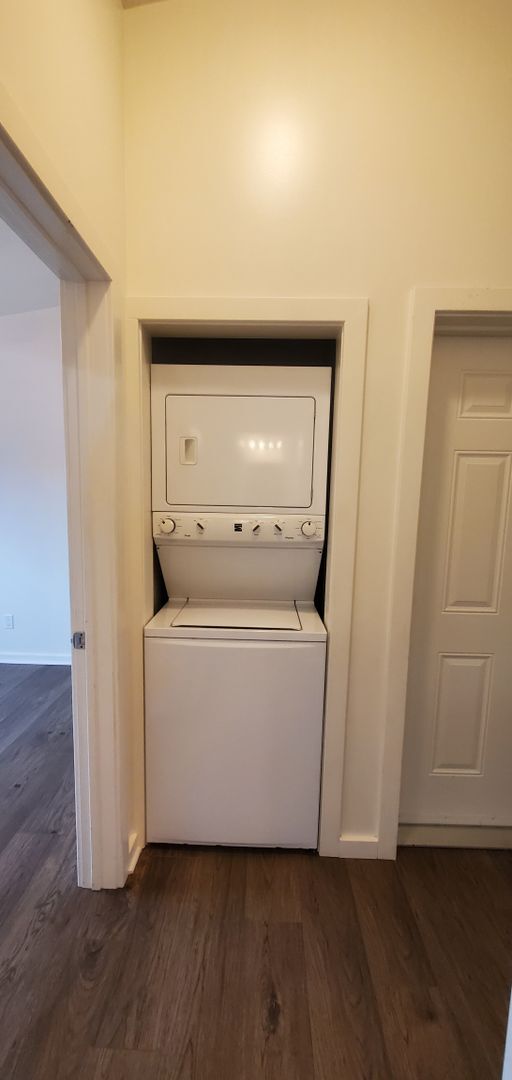 Building Photo - AVAILABLE NOW! 2 bed, 2 bath Duplex unit in Kailua Town