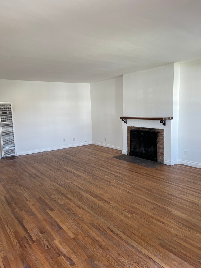 Building Photo - 12214 Aneta St