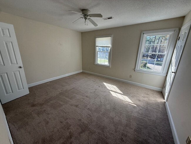 Building Photo - 3405 Gina Ct NW