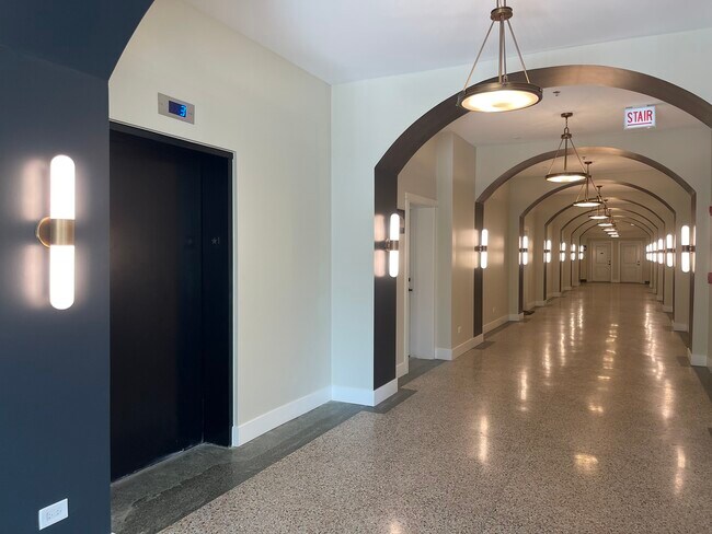 Building Photo - 4641 N Ashland Ave