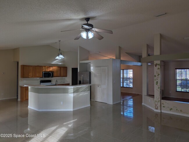 Building Photo - 6130 Meghan Dr