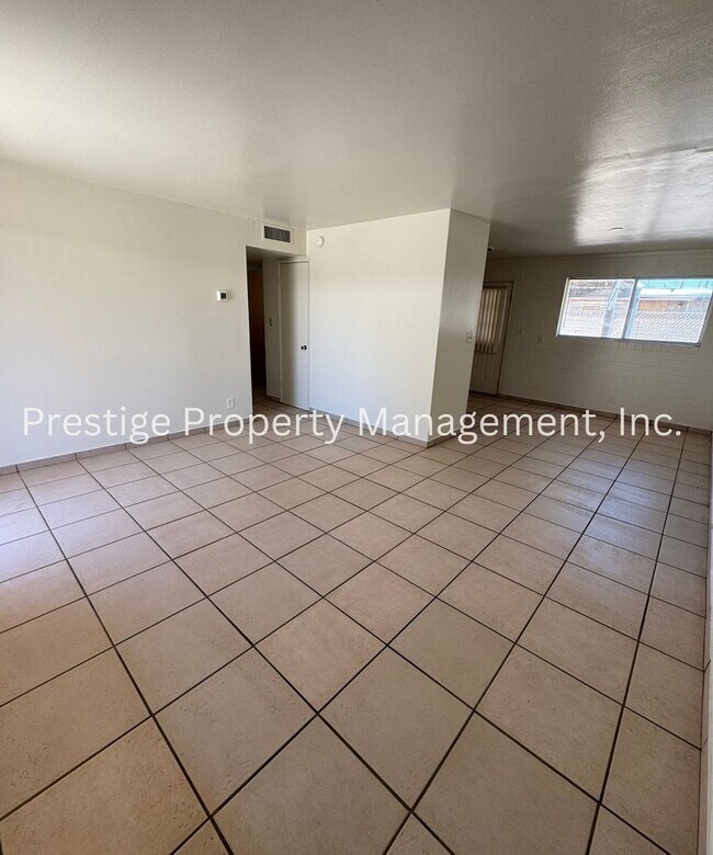 Building Photo - 2148