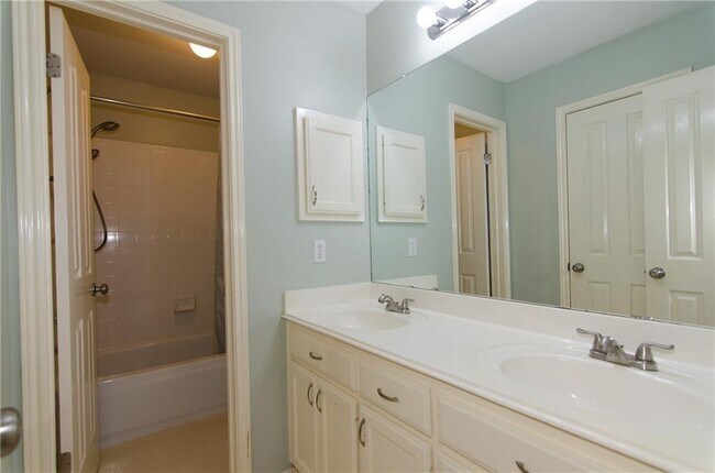 Building Photo - 4004 Halfway Cove