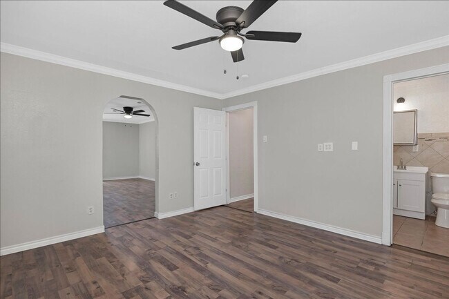 Building Photo - Beautiful large home for Rent