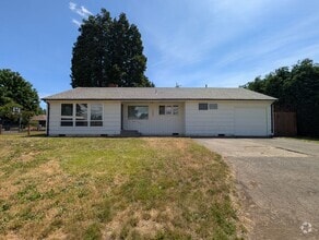 Building Photo - Nice 3 bed/1 bath with large backyard and ...