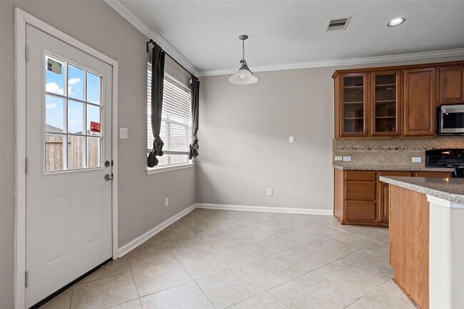 Building Photo - 30322 Deleon Fields Dr