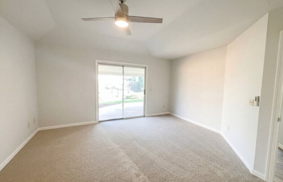 Building Photo - 4744 Ponderay Ln