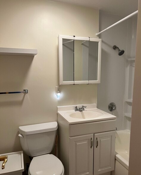 Building Photo - 82 Hampshire St