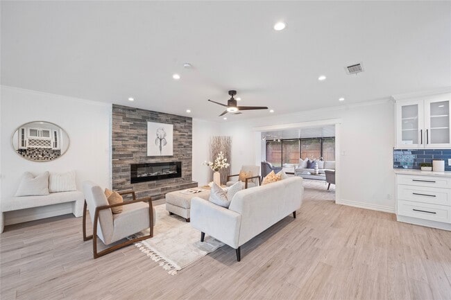 Building Photo - 9022 Quebec Dr