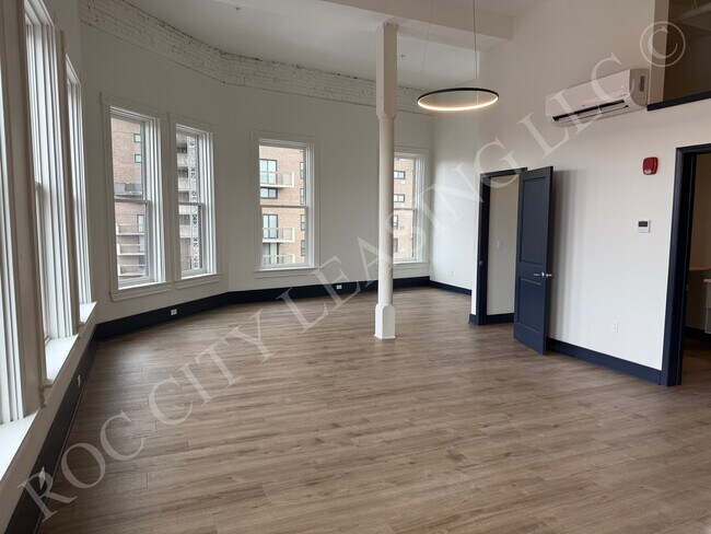 Building Photo - 151 St Paul St