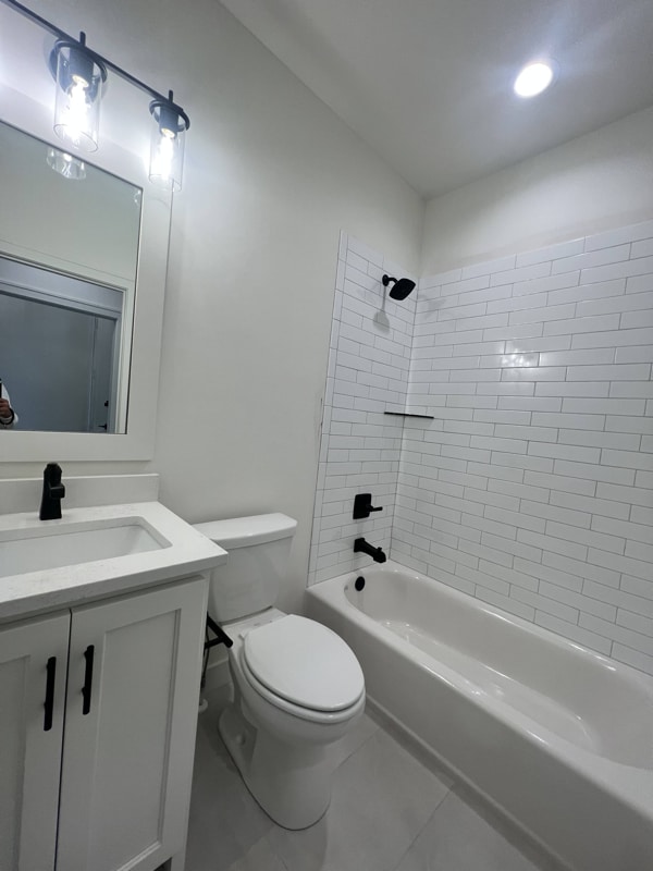 Building Photo - 1517 SW Hedgewood Ln