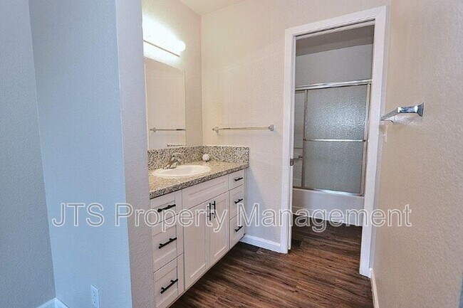 Building Photo - 5820 Alorn Ln