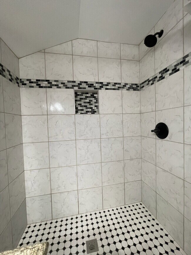 Building Photo - 101 Honeycutt Dr
