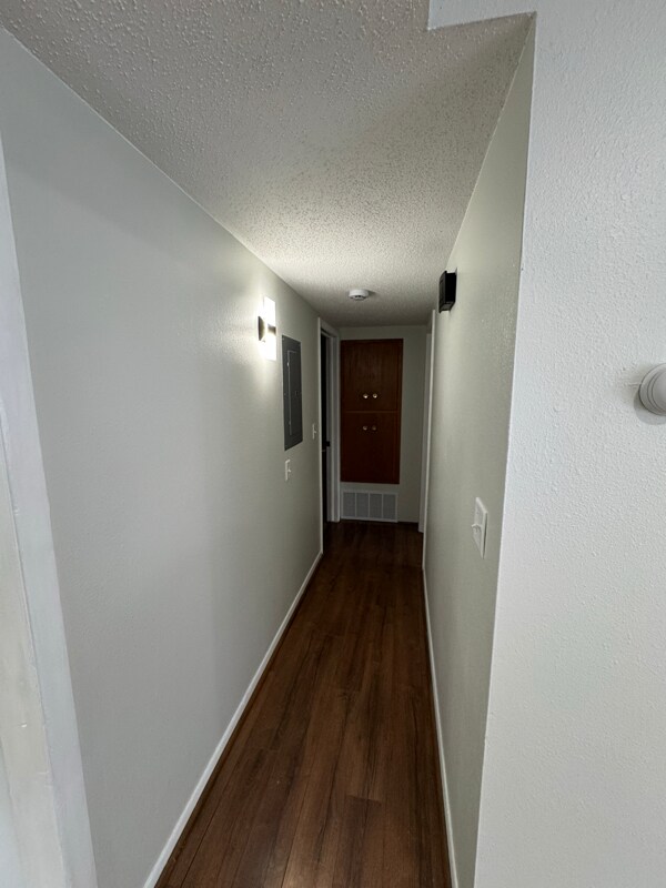 Building Photo - 419 4th Ave E