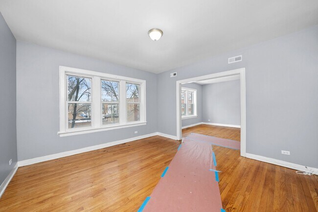 Building Photo - 7701 S Rhodes Ave