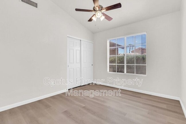 Building Photo - 1132 E Harbor View Dr