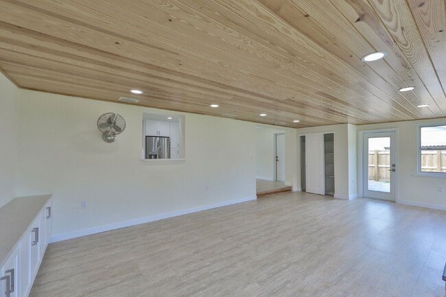 Building Photo - 5941 4th Ave N