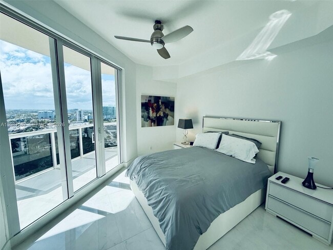 Building Photo - 3200 N Ocean Blvd