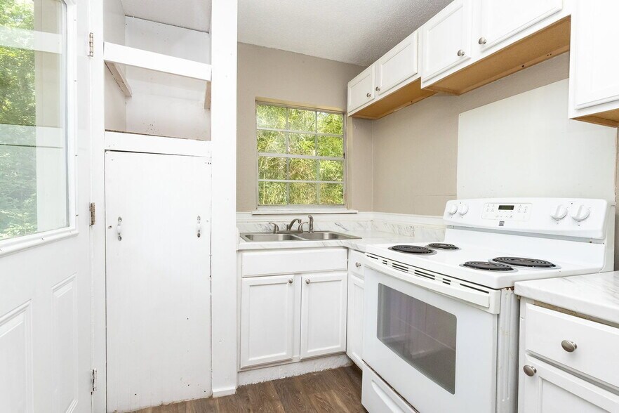 Building Photo - 387 Alice Dr
