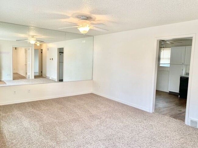 Building Photo - Spacious 3 Bedroom 2 Bath Ranch Style Home...