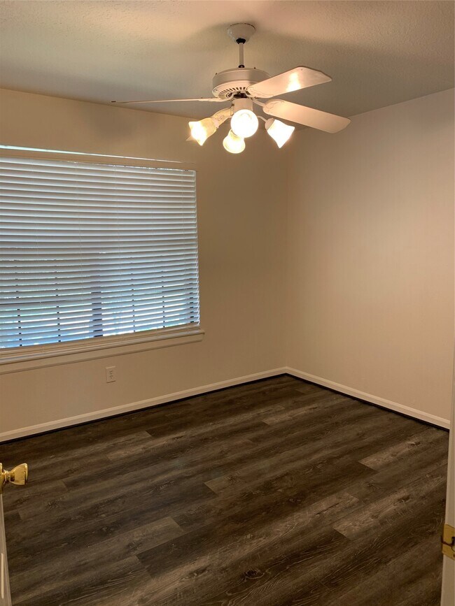 Building Photo - 3422 Creek Manor Dr