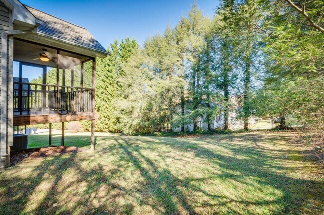 Building Photo - 3910 Renaissance Sq