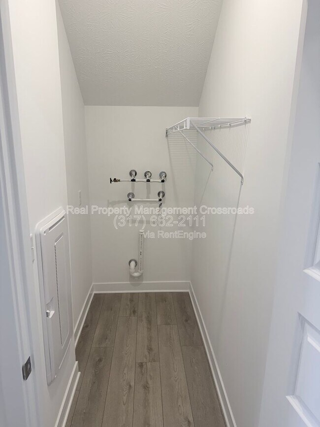 Building Photo - 6388 Tutelo Dr