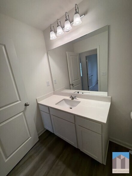 Building Photo - 3530 Condor Ct SW