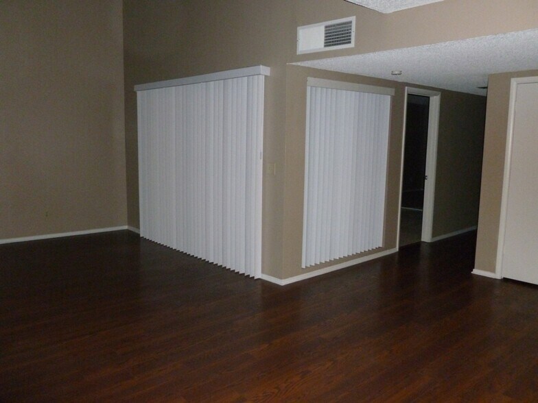 Building Photo - 3140 Sonata Dr