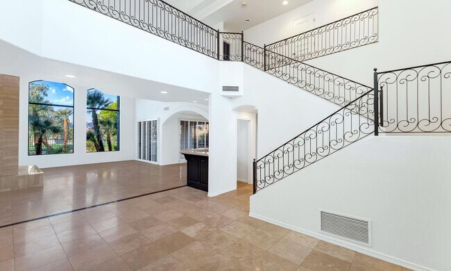 Building Photo - 7878 E Gainey Ranch Rd