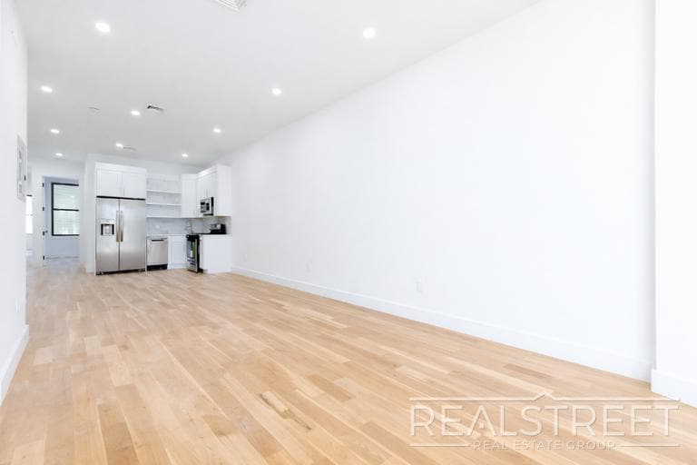 Building Photo - Brand New Large 3 Bed 2 Bath in Bushwick Townhouse!