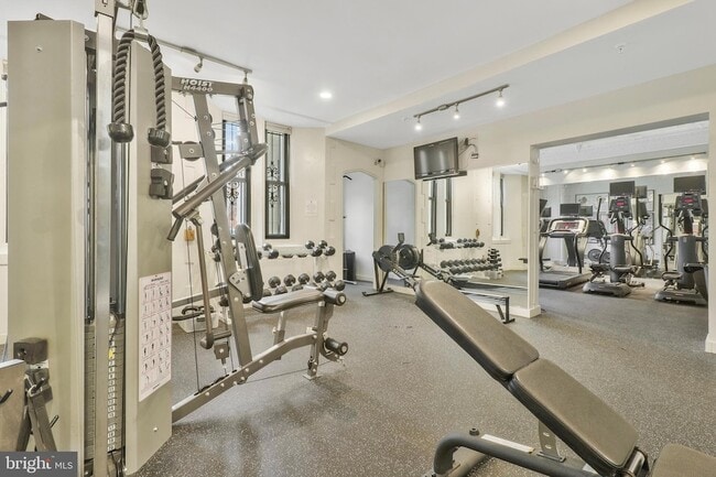 Building Photo - 1701 16th St NW