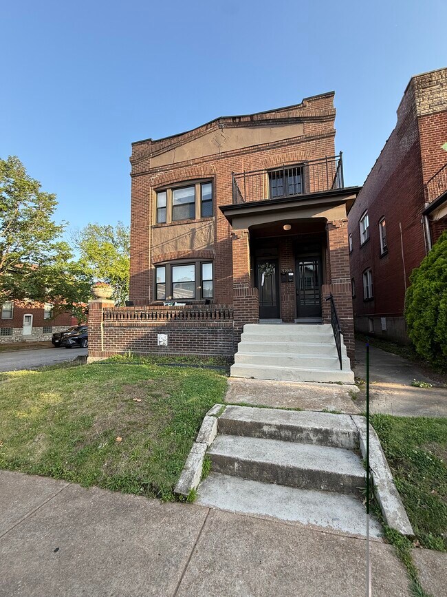 Building Photo - 5200 Devonshire Ave