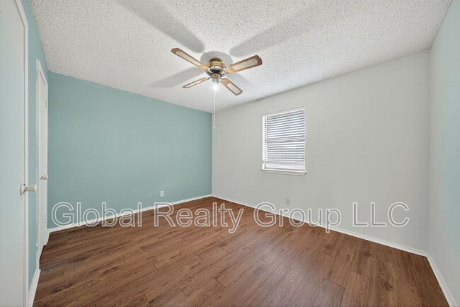 Building Photo - 309 Meadow Dr