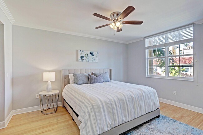 Building Photo - 630 S Sapodilla Ave