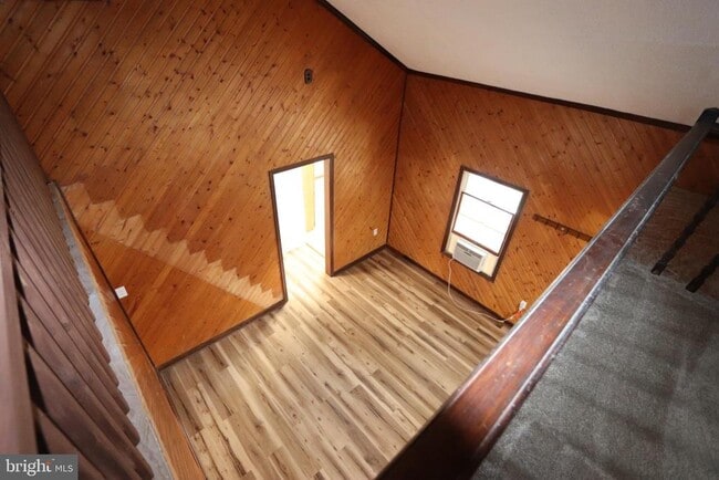 Building Photo - 9540 Greenfield Rd