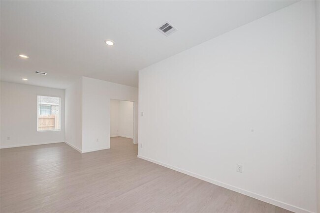 Building Photo - 6743 Iron Clover Dr