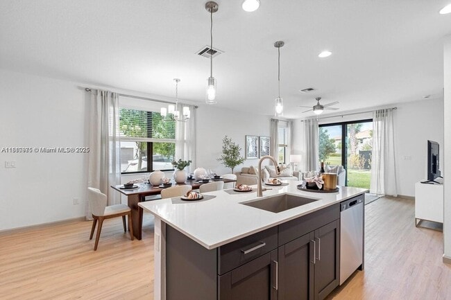 Building Photo - 13138 SW Valletta Wy