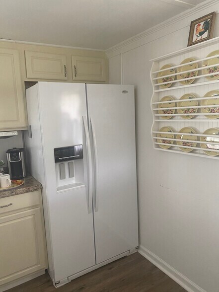 Building Photo - 805 1st St NE