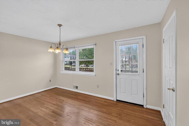 Building Photo - 2931 Sunset Ln