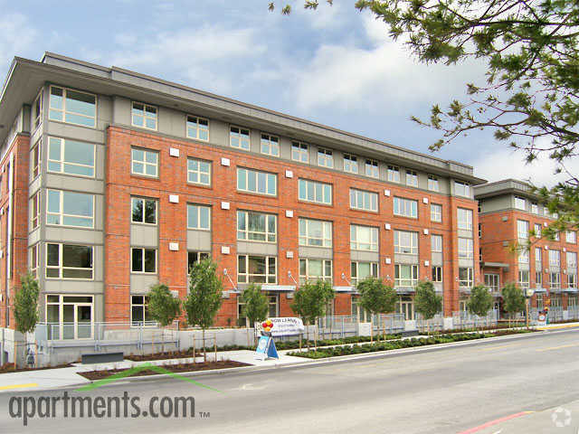 Building - UW Tacoma Court 17 Apartments