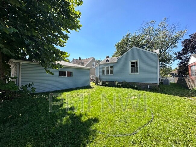 Building Photo - 209 N Rensselaer Ave