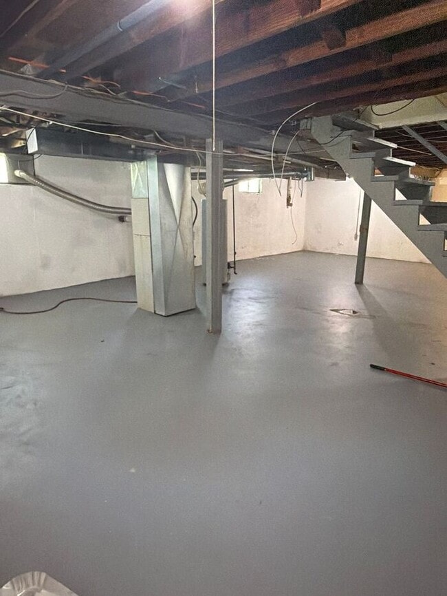 Building Photo - Beautiful 3 Bed 1 Bath For Rent!